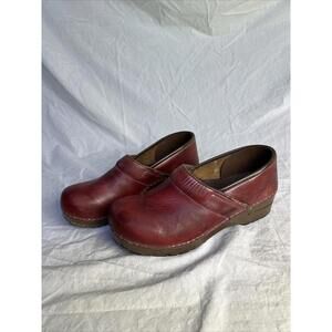 Sanita Shoes Womens 40 Danish Professional Clogs Slip On Comfort Red Leather